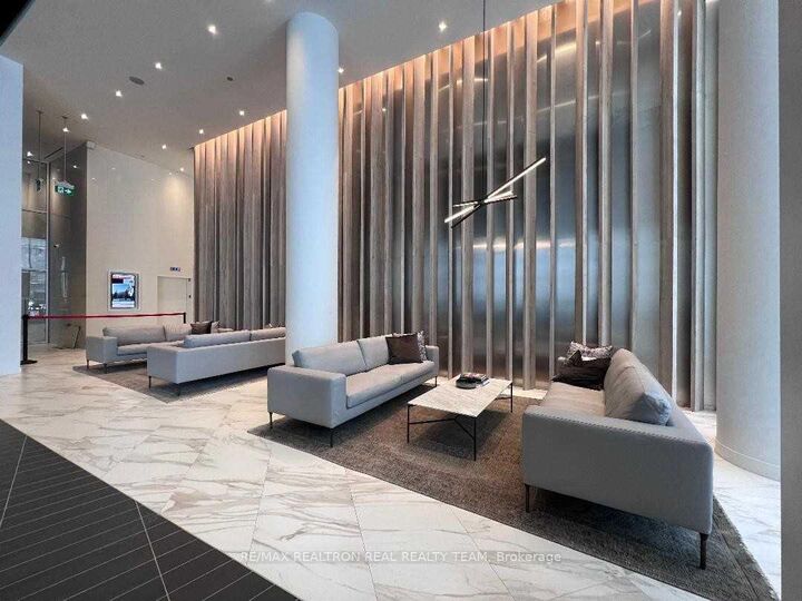 Property Photo:  3900 Confederation Parkway 316  ON L5B 0M3 