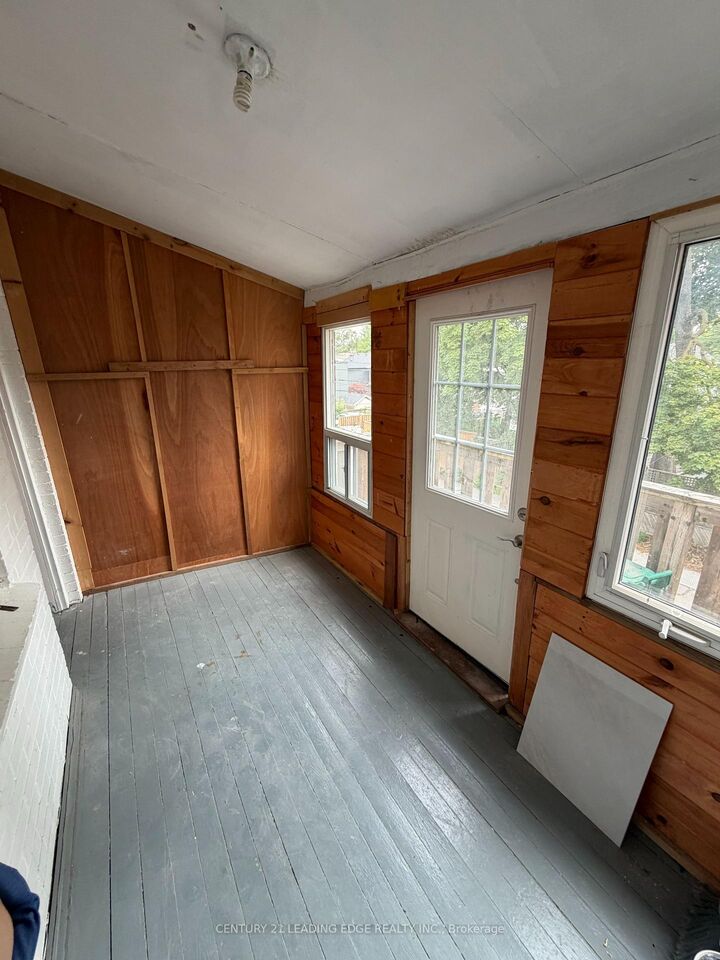 Property Photo:  559A Mt Pleasant Road  ON M4S 2M5 