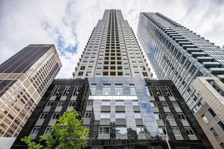 Property Photo:  35 Balmuto Street 503  ON M4Y 0A3 
