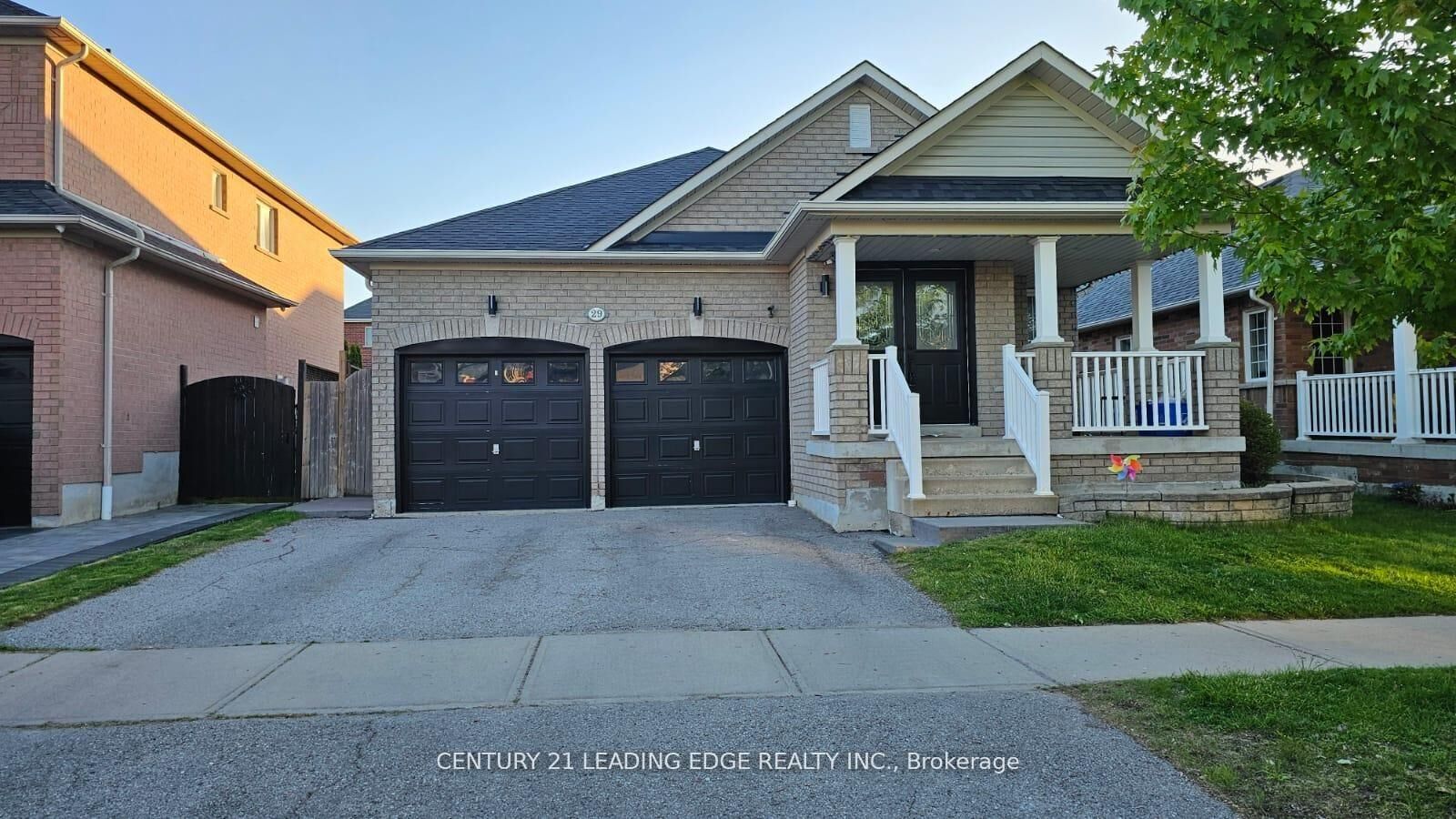 Property Photo: 29 Pardon Ave Avenue ON L1P 1V1