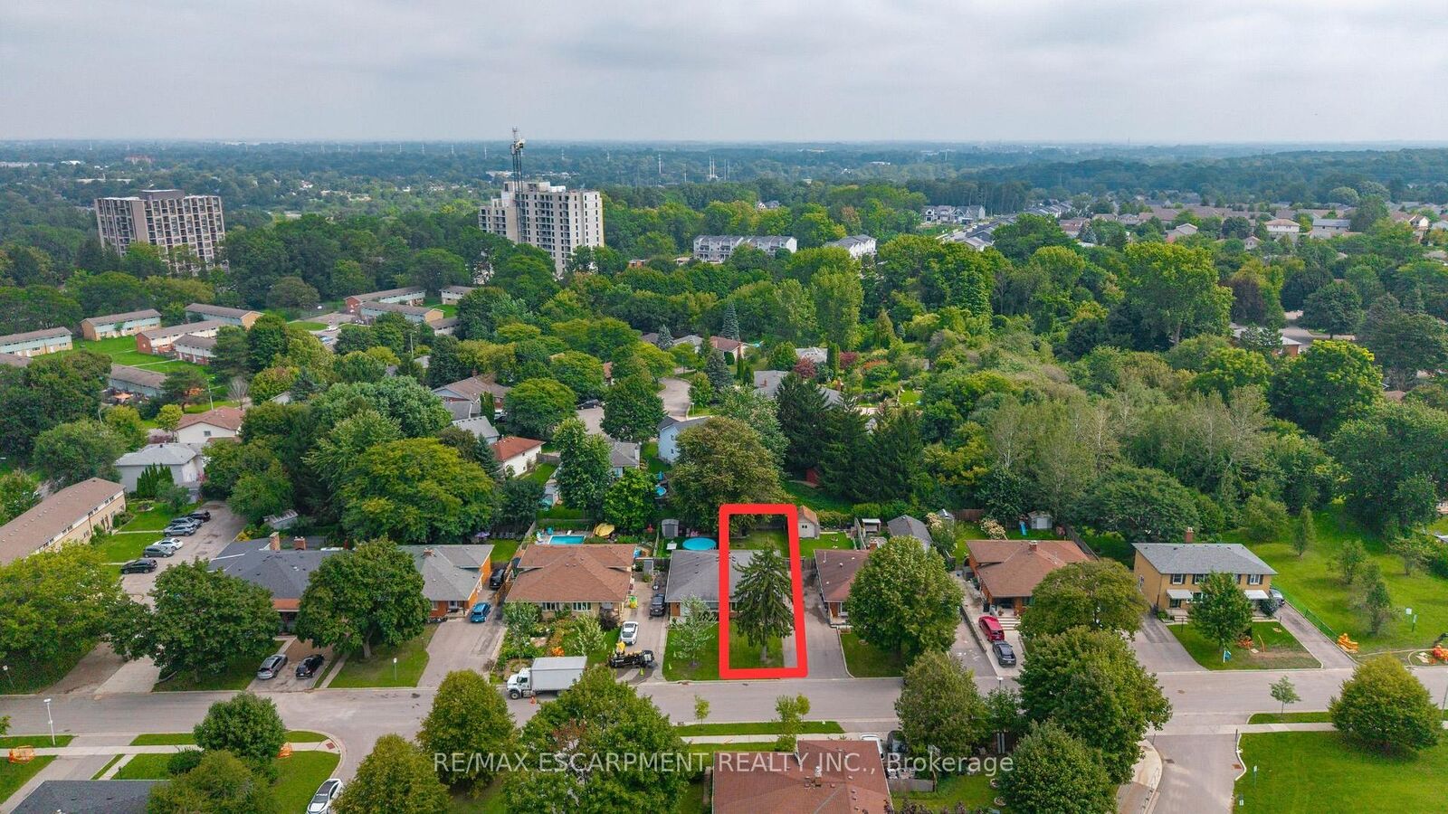 Property Photo:  220 Cairn Street  ON N5Z 3W7 
