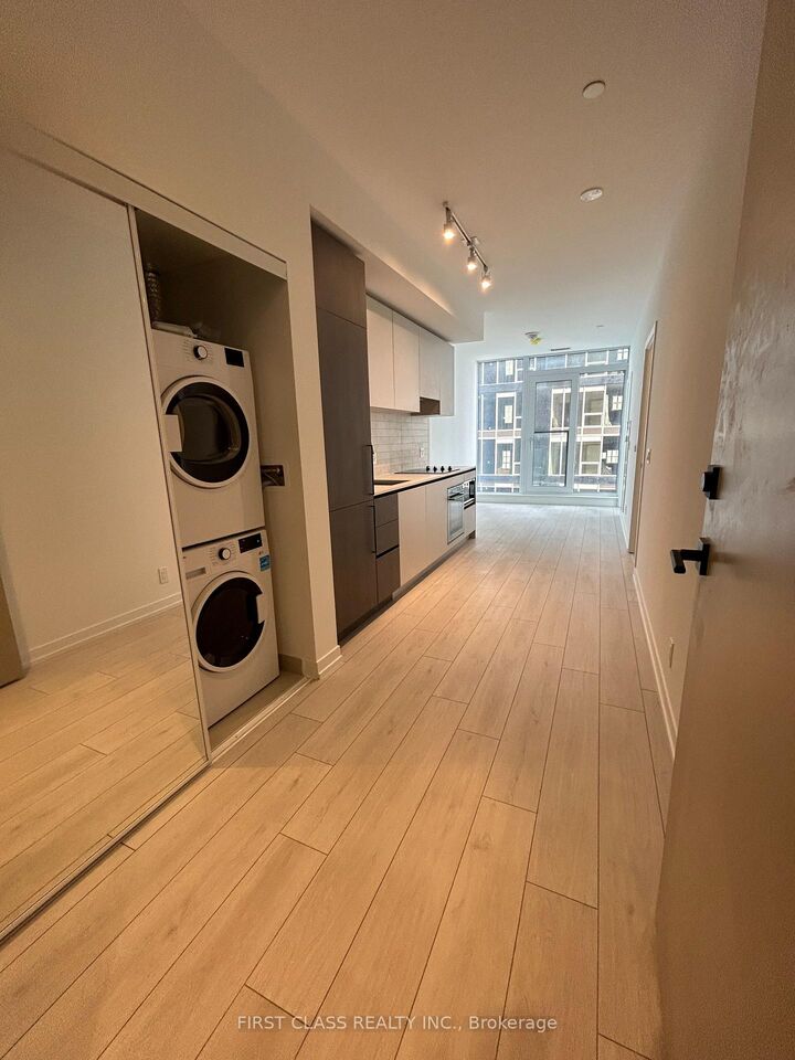 Property Photo:  55 Mercer Street 2710  ON M5V 0W4 