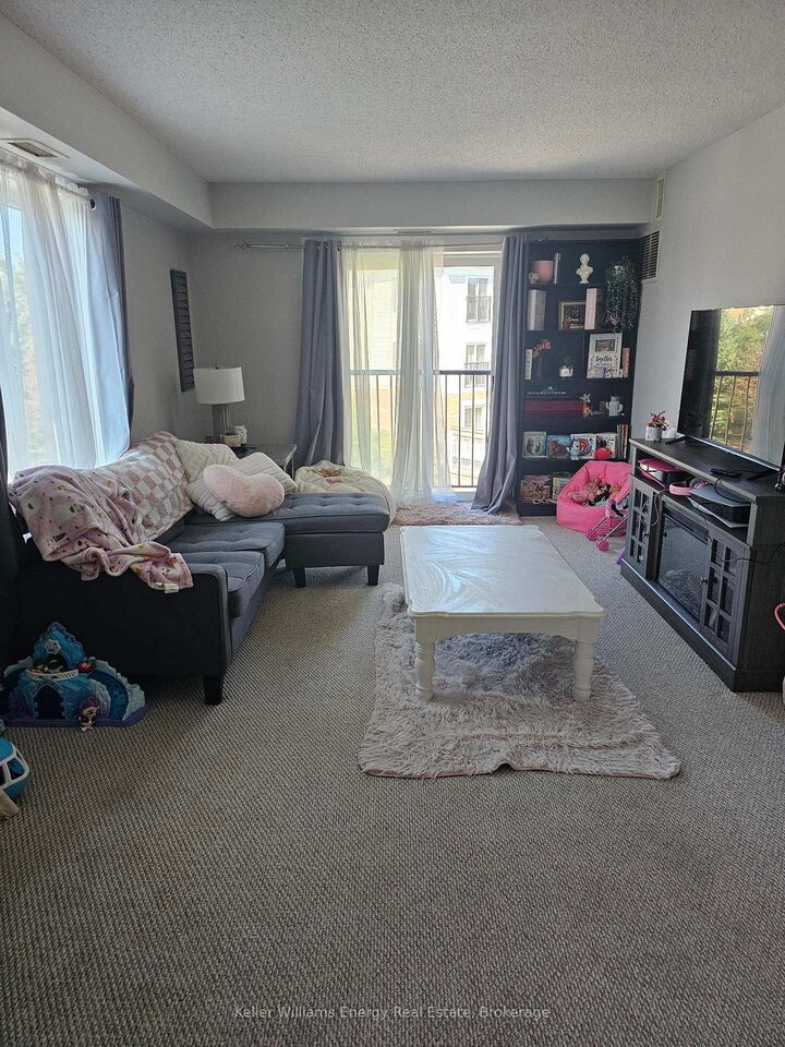 Property Photo:  106 Aspen Springs Drive 306  ON L1C 5N7 