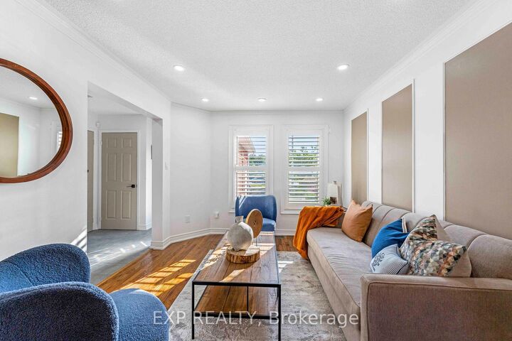 Property Photo:  42 Fieldnest Crescent Upper  ON L1R 1Z6 