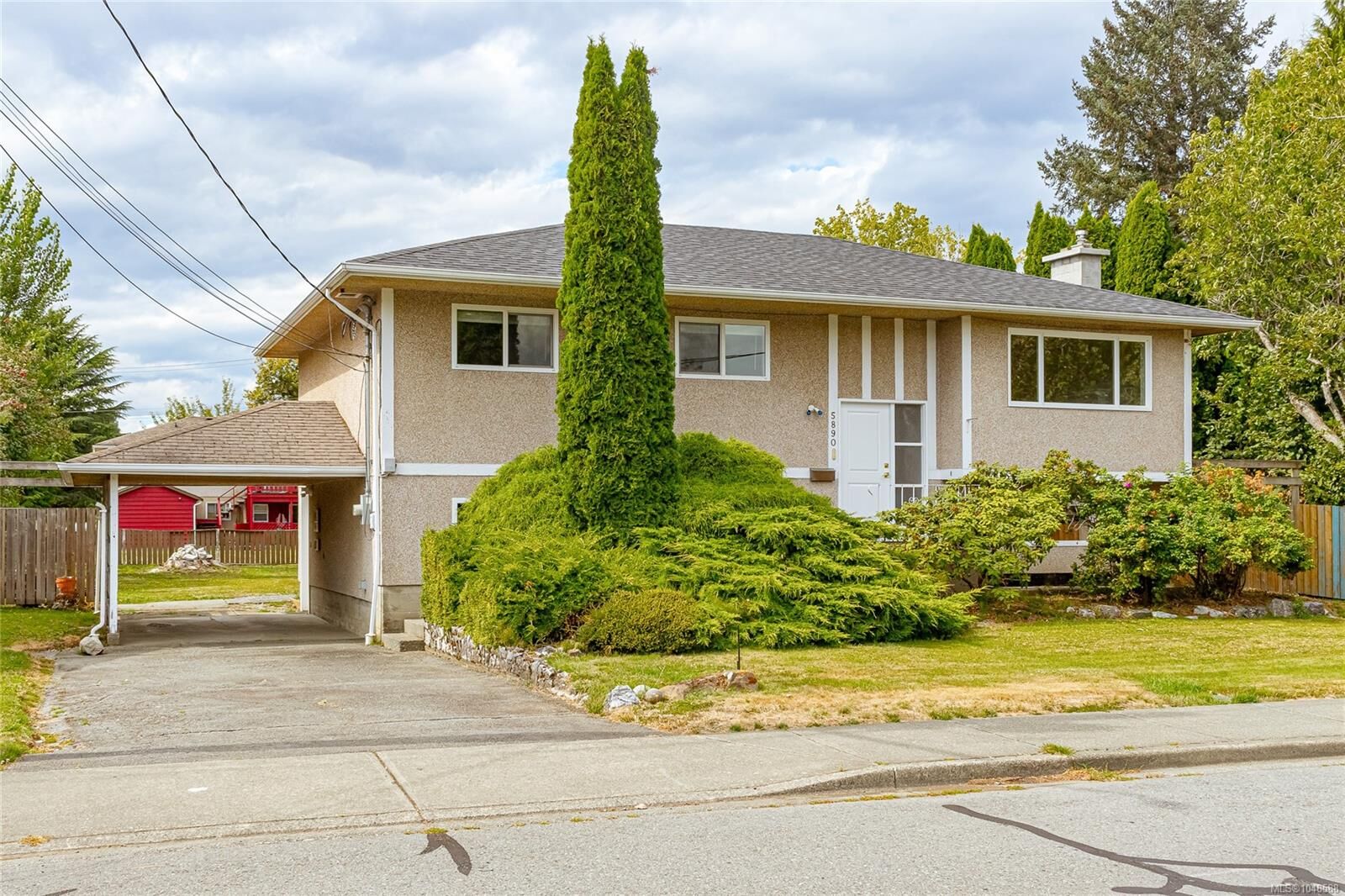 Property Photo:  5890 Chesterfield Ave  BC V9L 3M7 