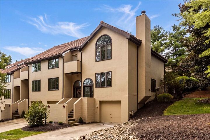 Property Photo: 1110 W Ridge Rd PA 15101