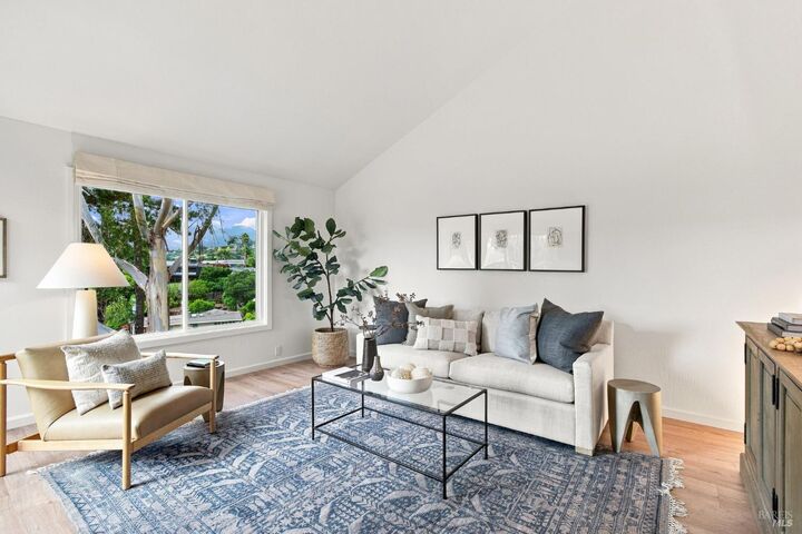 Property Photo: 8 Chaucer Court CA 94941