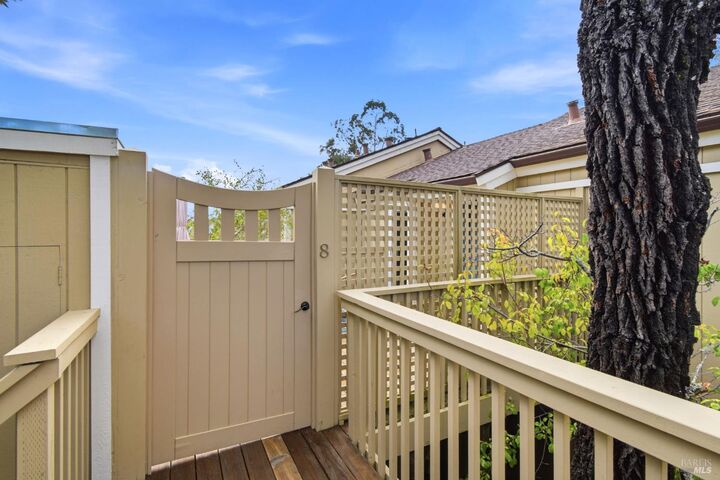 Property Photo:  8 Chaucer Court  CA 94941 