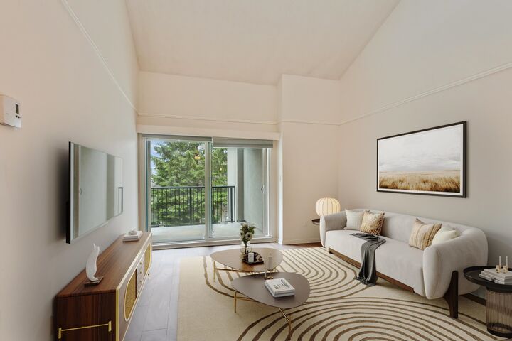 Property Photo:  836 Twelfth Street 202  BC V3M 4K3 