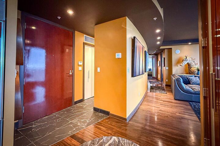 Property Photo:  938 Nelson Street 4803  BC V6Z 3A7 