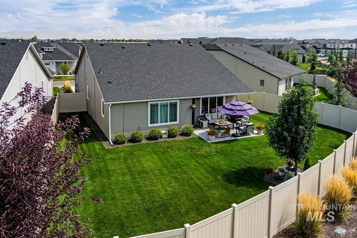 Property Photo:  348 W Radiant Ridge  ID 83642 