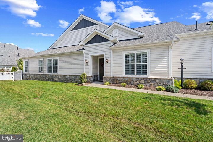 Property Photo: 23702 September Sun Square VA 20148