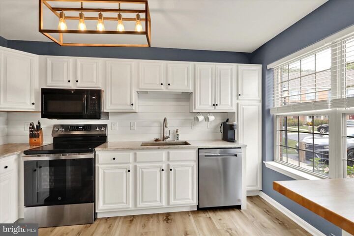 Property Photo:  373 Meetinghouse Lane  PA 17601 