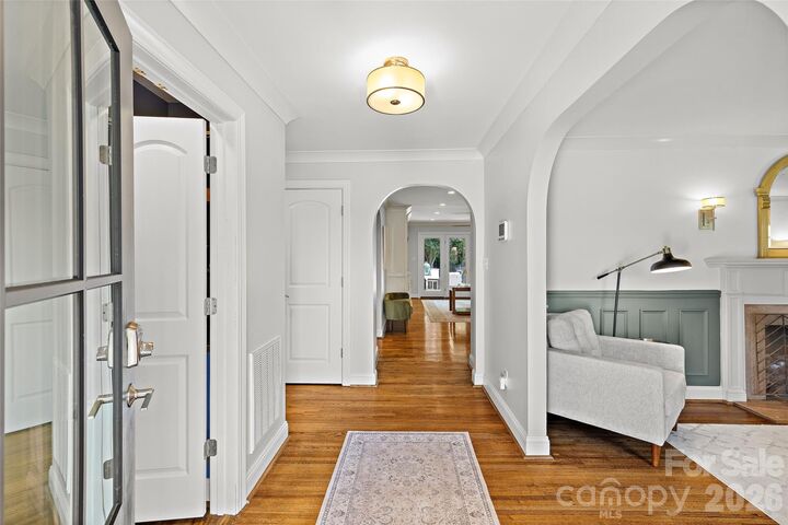 Property Photo:  3615 Pickwick Lane  NC 28211 