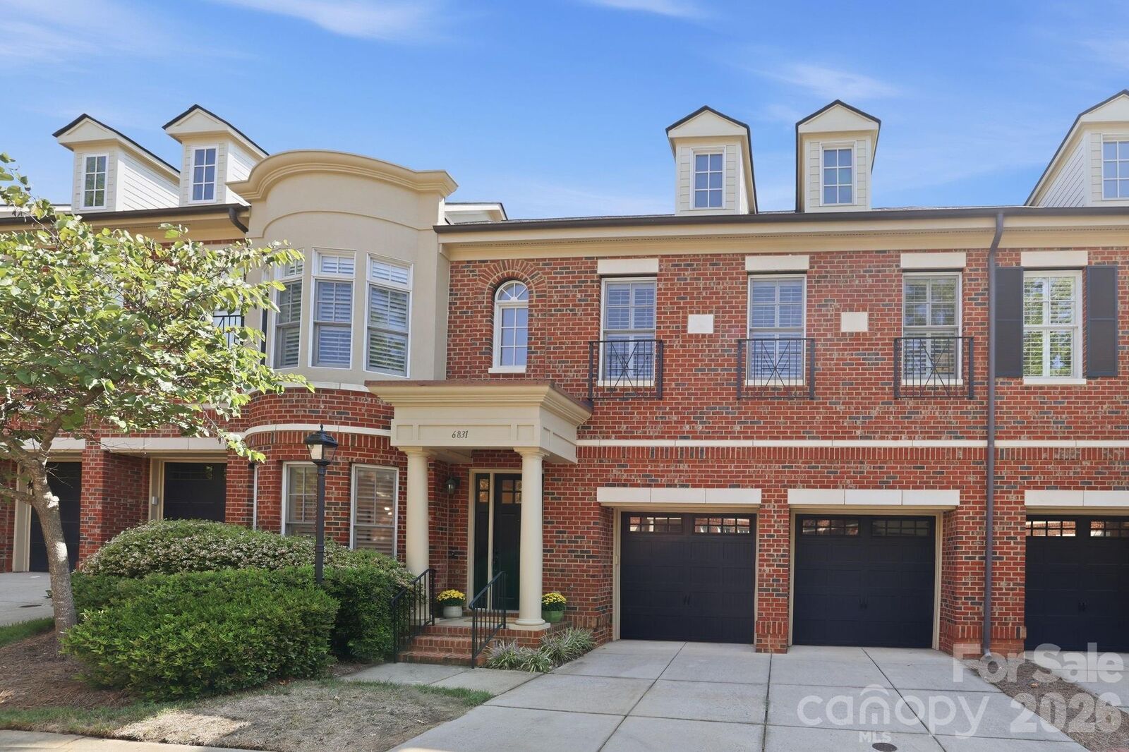 Property Photo:  6831 Louisburg Square Lane  NC 28210 