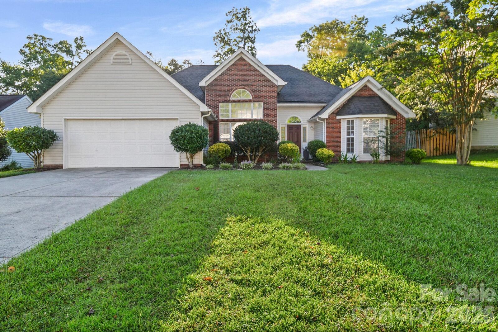 Property Photo:  6414 Goldenblush Circle  NC 28269 