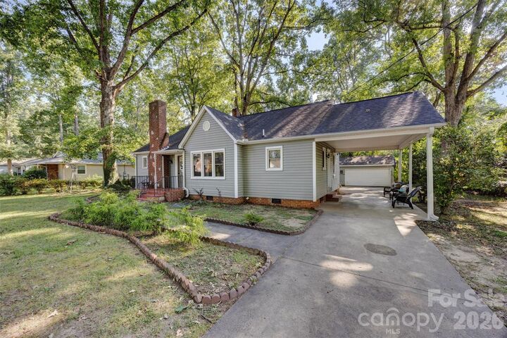 Property Photo:  511 Woodside Drive  NC 28150 