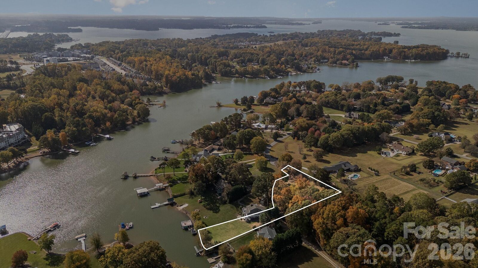 Property Photo:  332 Queens Cove Road  NC 28117 