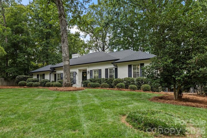 Property Photo:  1009 Bearmore Drive  NC 28211 
