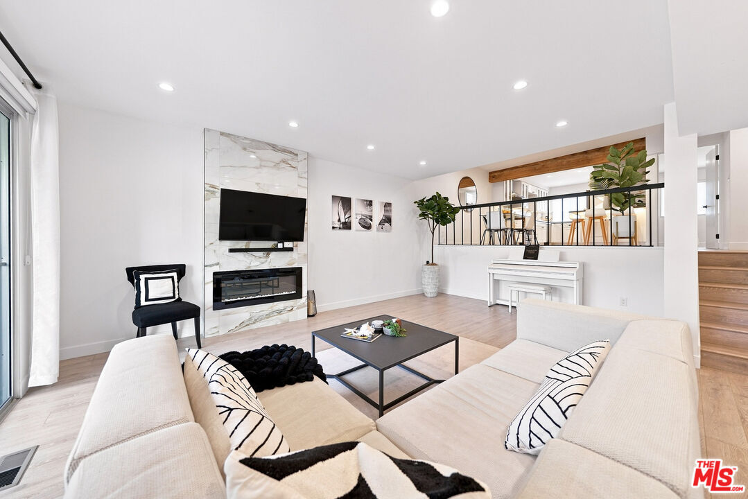 Property Photo: 13235 Fiji Way, Unit F CA 90292