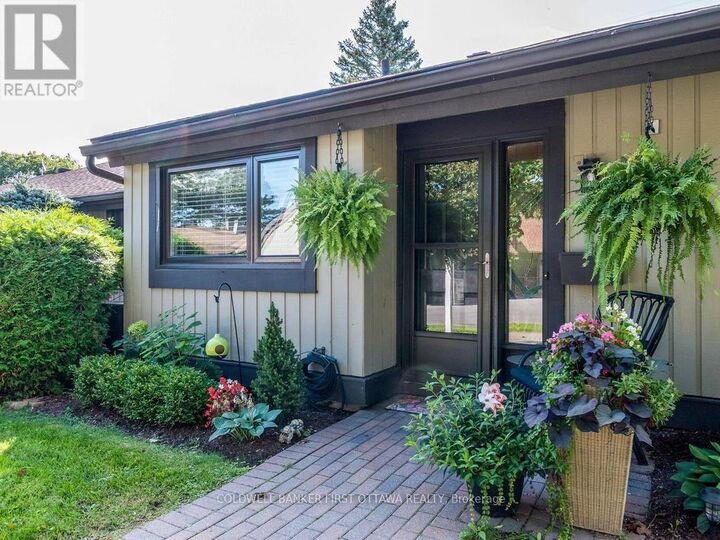 Property Photo: 12 Kittansett Court ON K2S 1B9