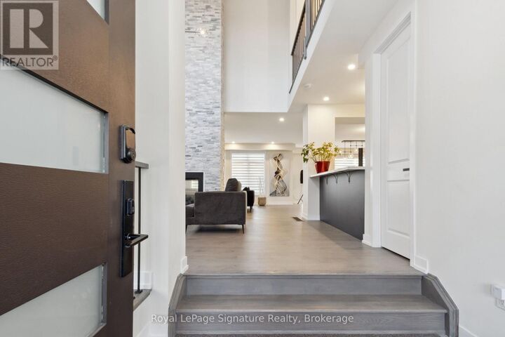 Property Photo:  102 Stoneleigh Drive  ON L9Y 5L3 