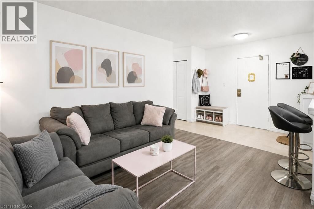 Property Photo:  264 Oakdale Avenue 308  ON L2P 2K4 