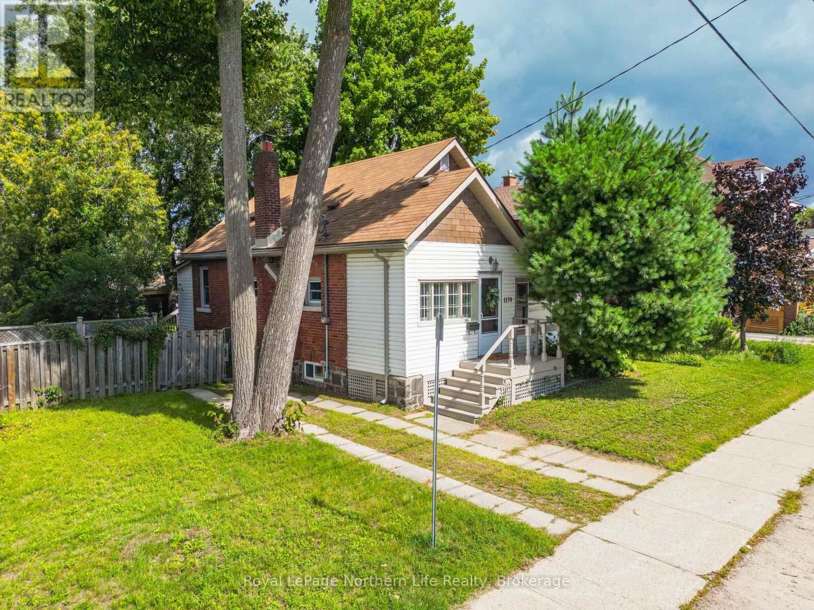 Property Photo:  1178 Fraser Street  ON P1B 3Y4 