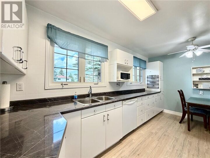 Property Photo:  1287 Lillian Boulevard  ON P3A 2R9 