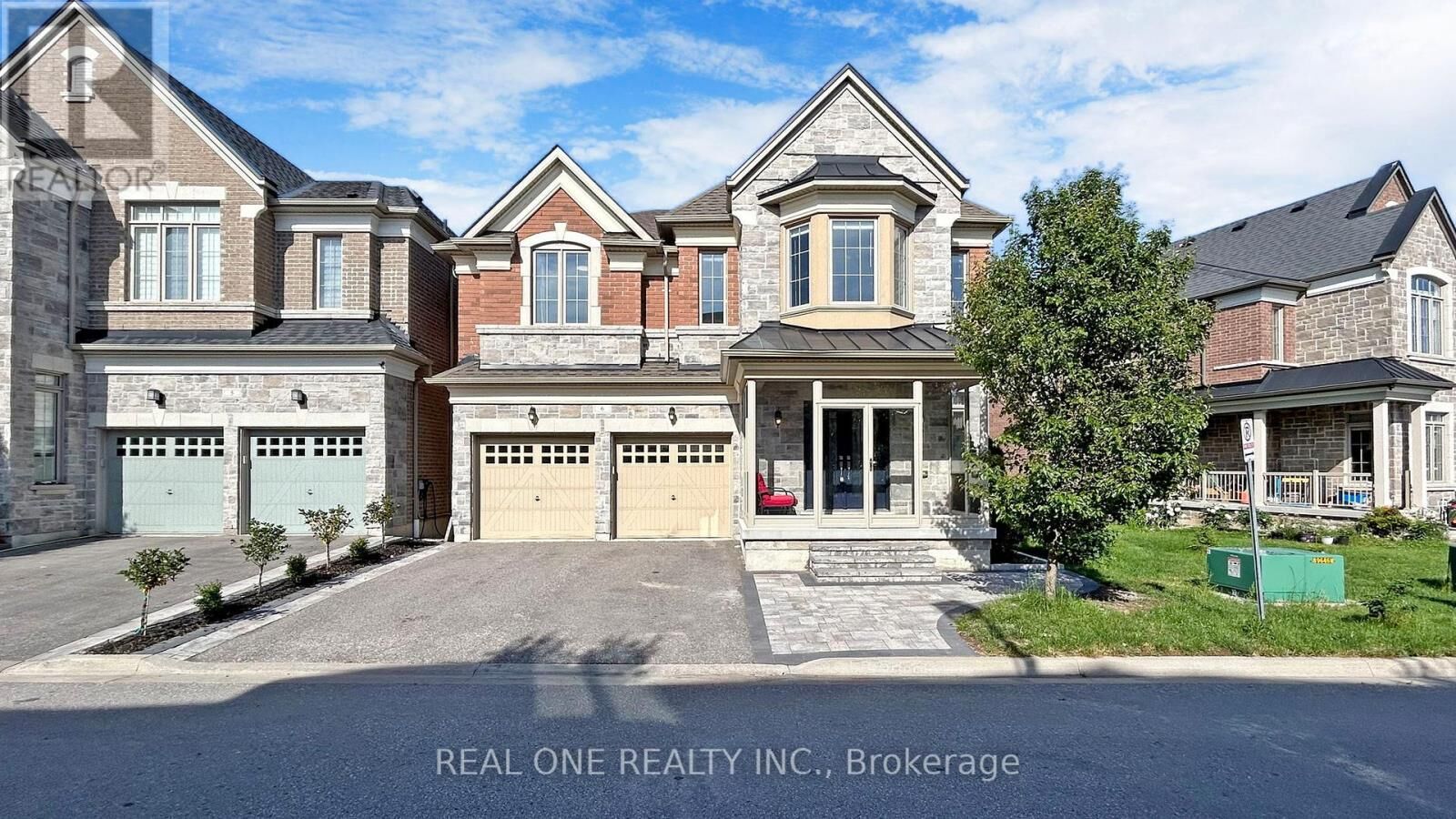 Property Photo:  1815 Fairport Road 6  ON L1V 1T2 