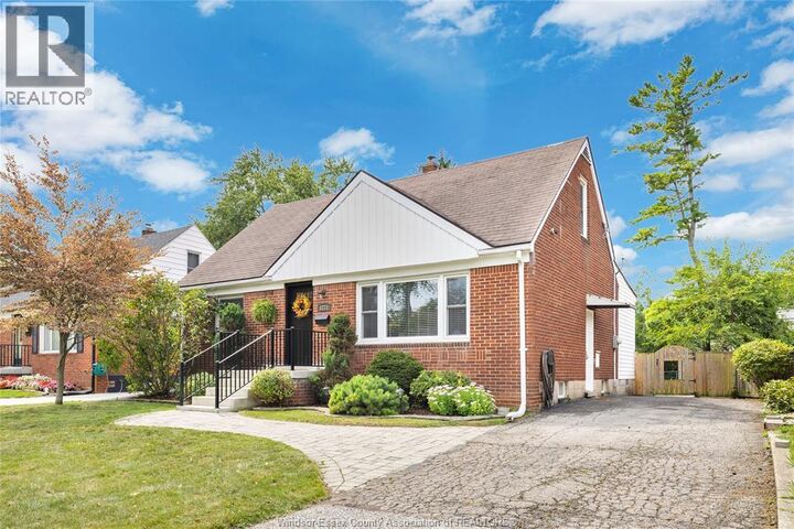 Property Photo: 1271 Belle Isle View Boulevard ON N8S 3G8