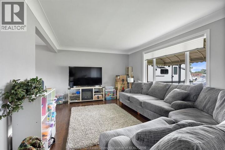 Property Photo:  399 St. Peter Street  ON N8L 0N3 