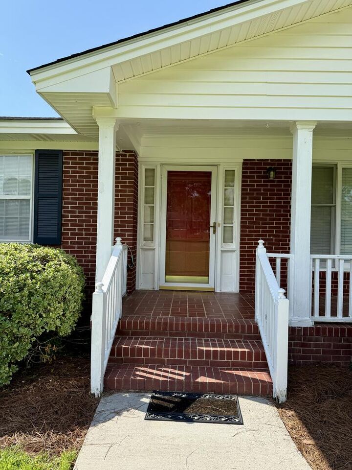 Property Photo:  506 E 26th Avenue  GA 31015 