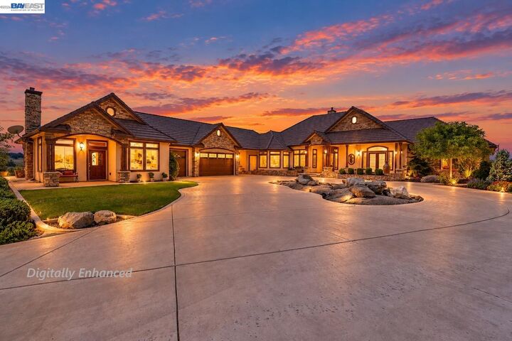 Property Photo:  34310 Barn Owl Rd  CA 93653 