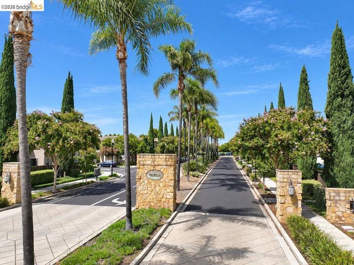 Property Photo: 806 Queen Palm Ln CA 94513
