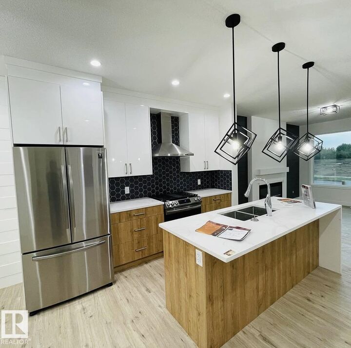 Property Photo:  12909 69 Street NW  AB T5C 0H3 