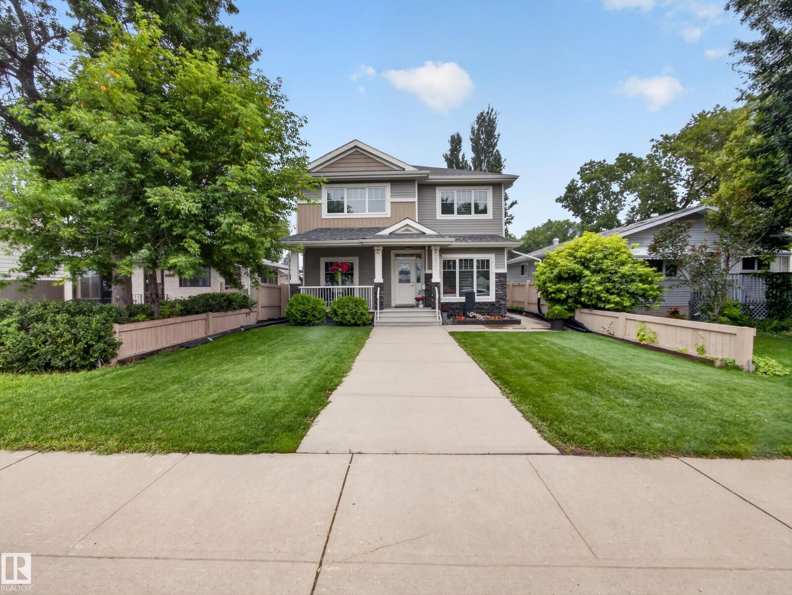 Property Photo:  9917 162 Street NW  AB T5P 3L3 