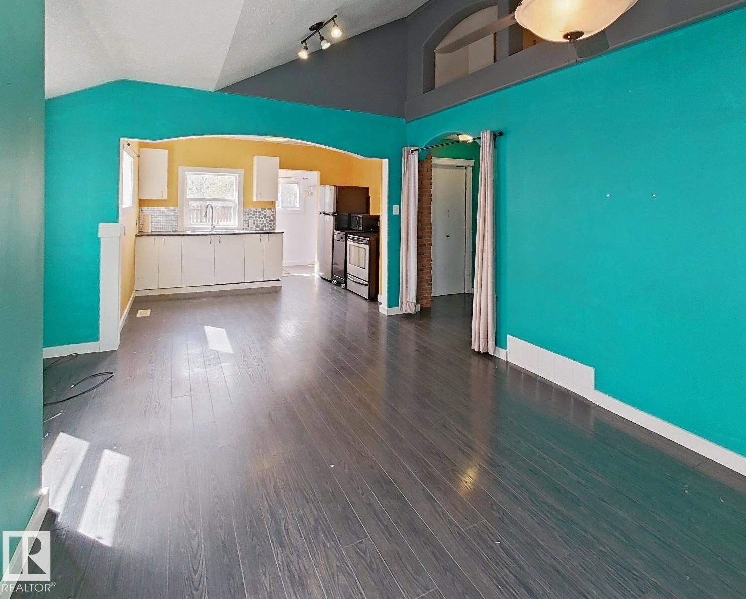 Property Photo:  12436 86 Street NW  AB T5B 3L4 