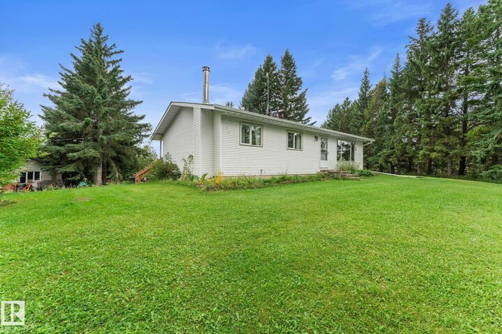 Property Photo:  51559 Rge Road 225 266  AB T8C 1H5 