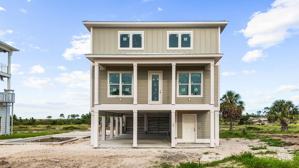 Property Photo: 136 Canal Pkwy FL 32456