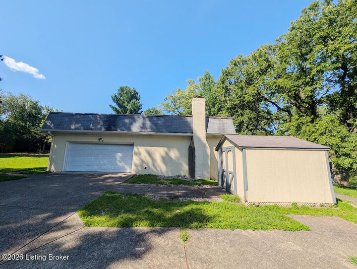 Property Photo:  1913 Flat Rock Rd  KY 40245 