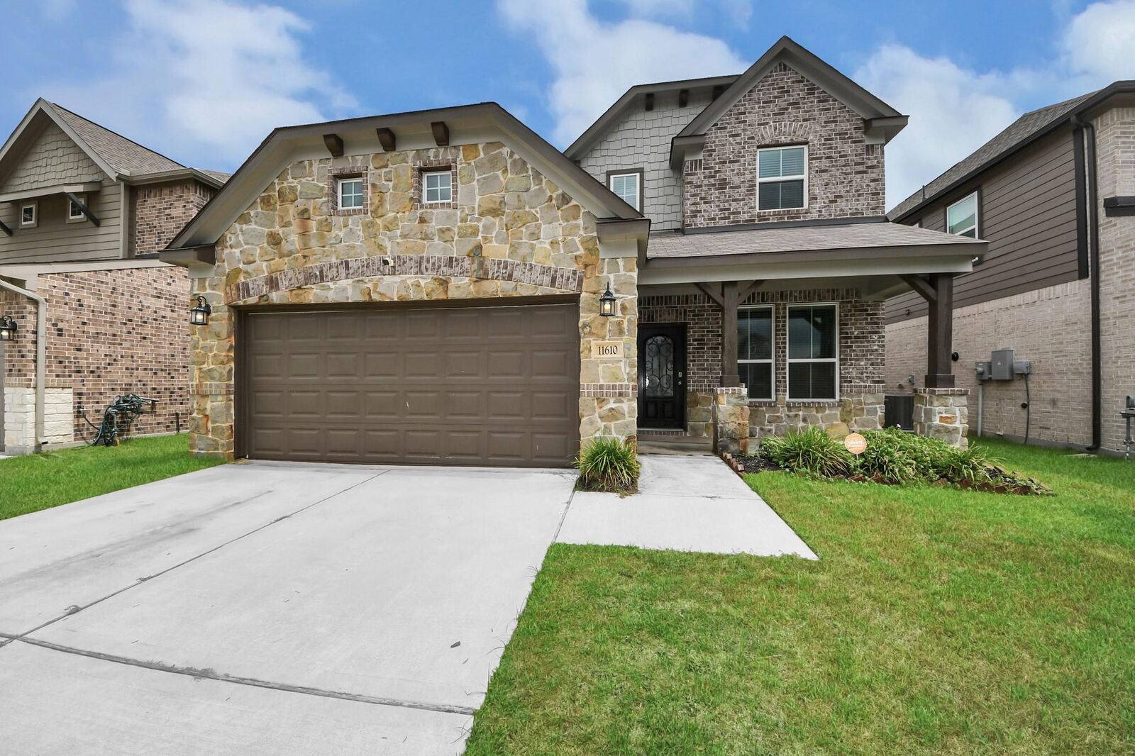 Property Photo: 11610 Glossy Oak Lane TX 77066