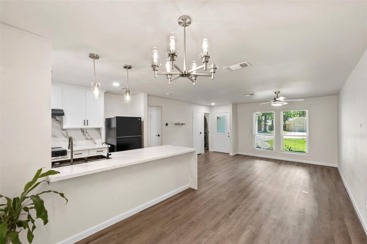 Property Photo:  7 Hasting Oak Court  TX 77381 