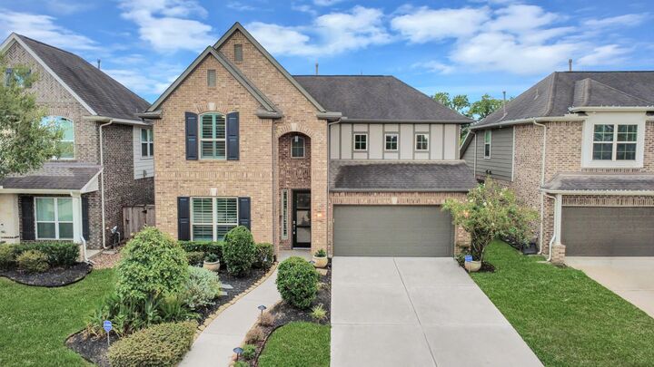 Property Photo: 10139 Deerpark Drive TX 77459