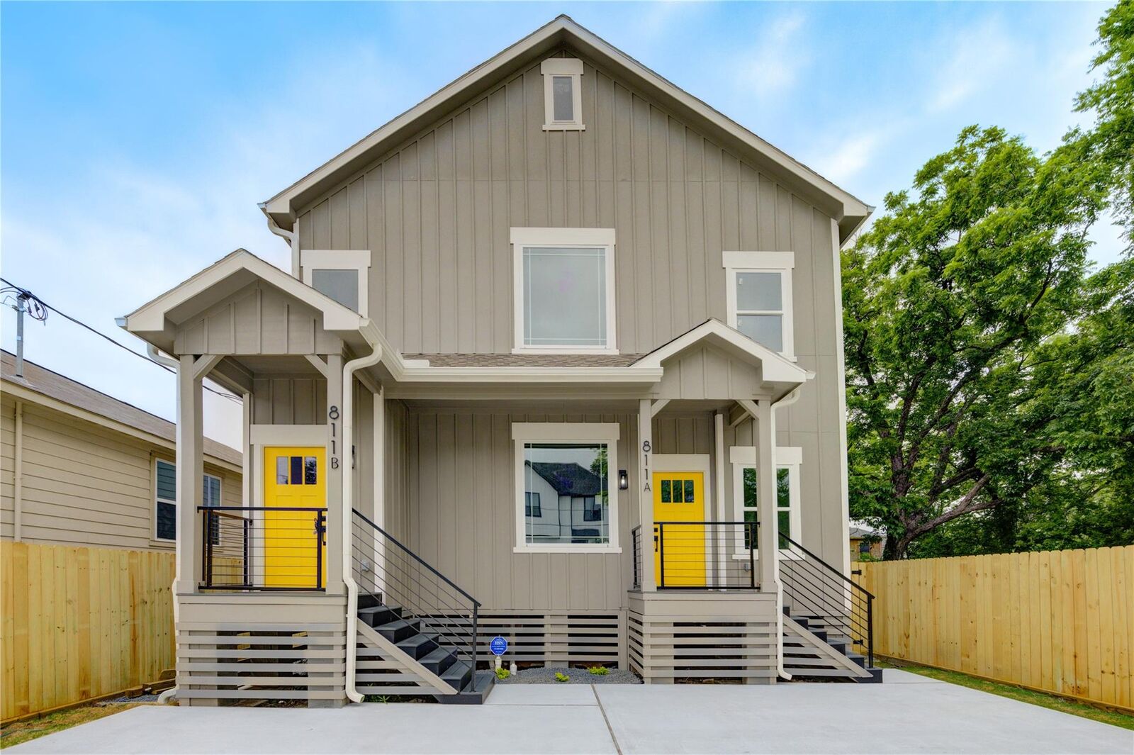 Property Photo: 811 E 39th Street B TX 77022
