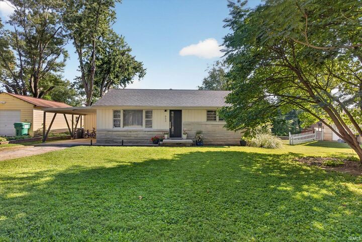 Property Photo: 653 W Green Road IN 47403
