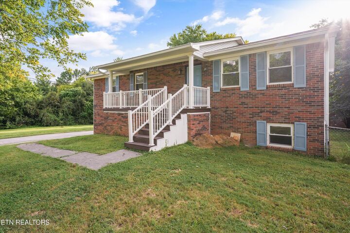 Property Photo:  2108 NW Ho Co Ta Ke Lane  TN 37912 