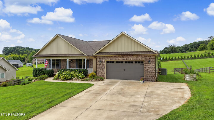 Property Photo:  858 Dunlap Hollow Rd  TN 37737 