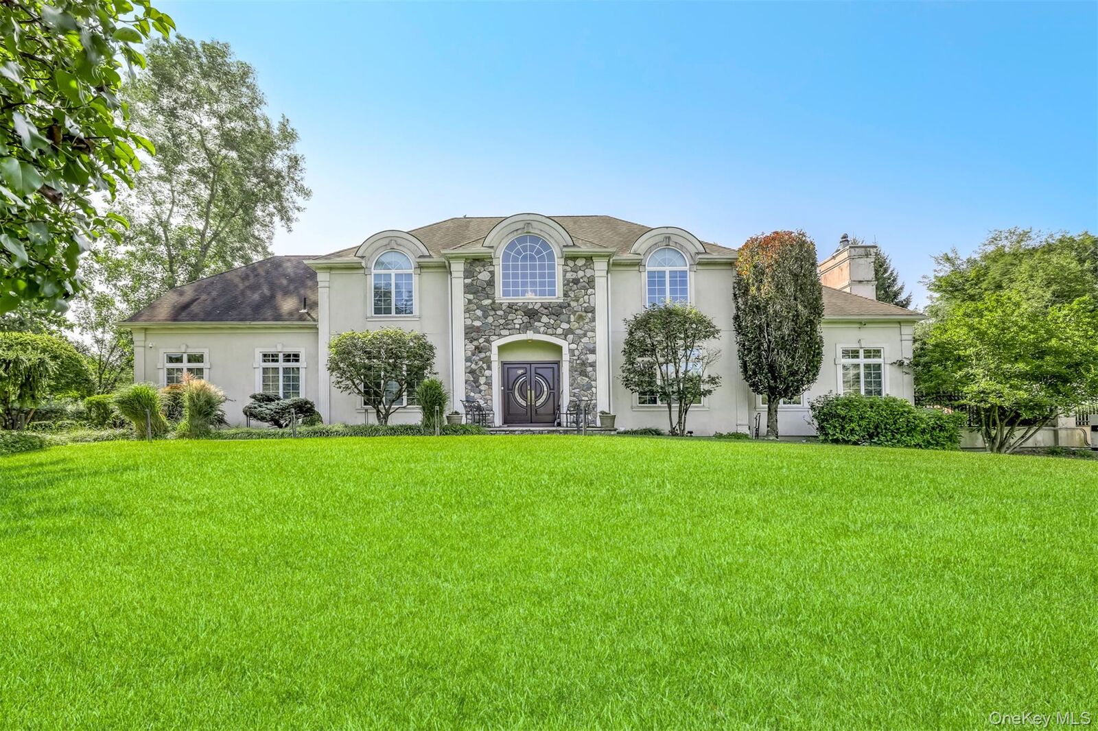 Property Photo: 10 Cobblestone Farm Court NY 10901