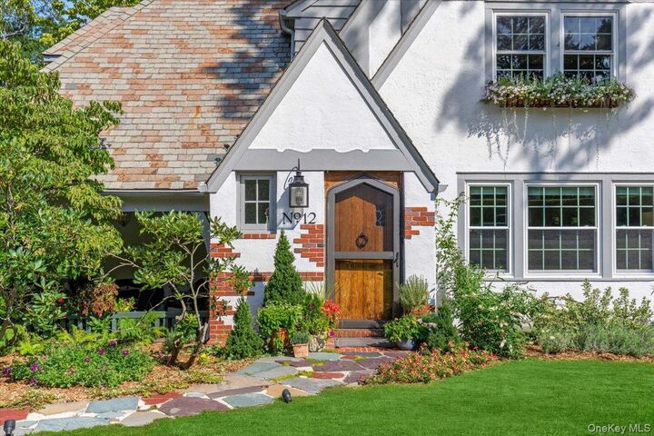 Property Photo:  12 Idlewood Road  NY 10605 